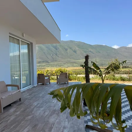 Vista Pezul Villa *